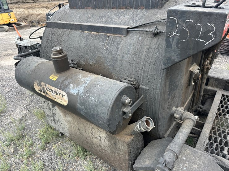 #2523-•-hot-mix-seal-coat-scm300r-hot-tar-wagon-image-17