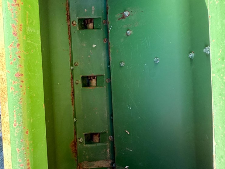 john-deere-520-image-18