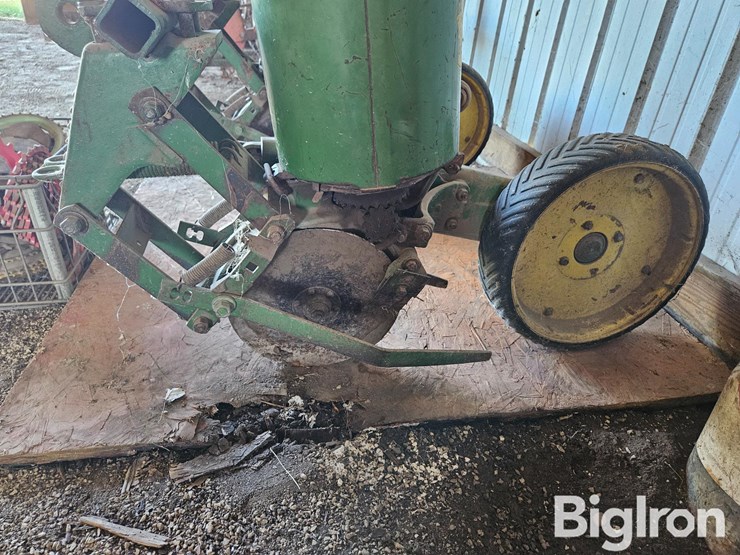 john-deere-71-image-7