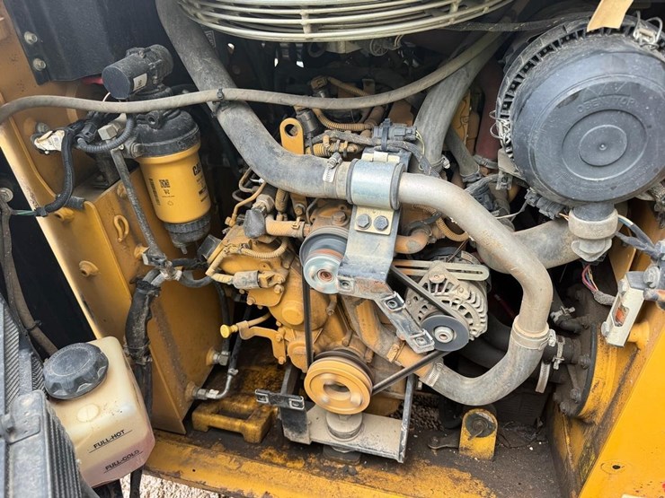 2020-caterpillar-249d-image-17