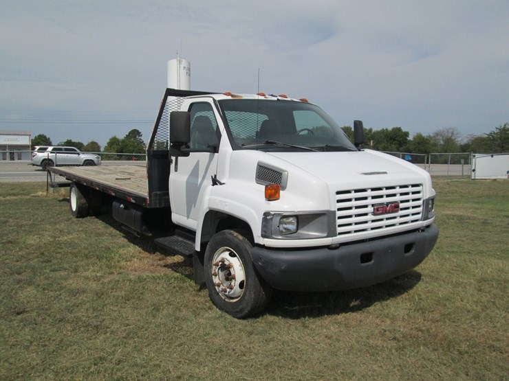 2005-gmc-topkick-c5500-image-2