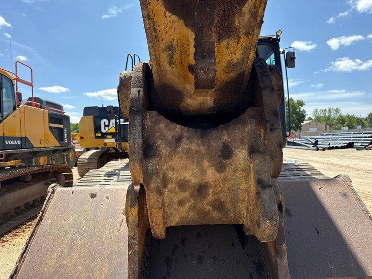2012-caterpillar-c13-image-17