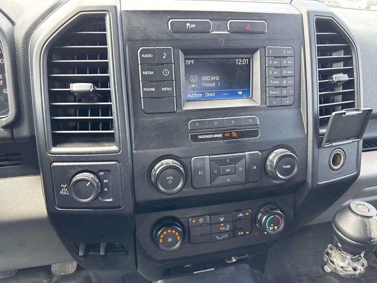 2017-ford-f150-image-16