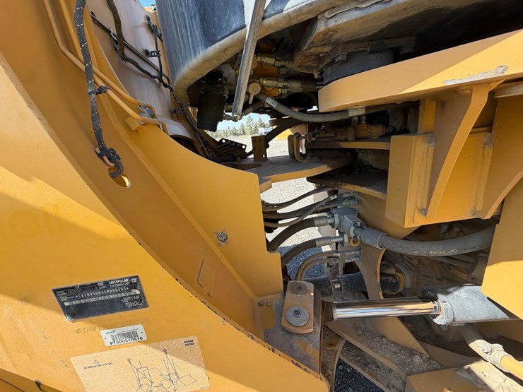 2015-caterpillar-950m-image-37
