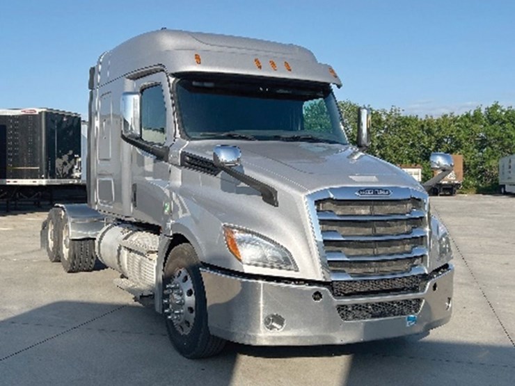 2020-freightliner-cascadia-126-image-1