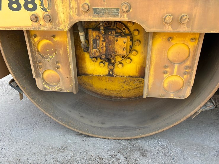 #2410-•-2015-sakia-sw880-double-drum-smooth-roller-compactor-image-59