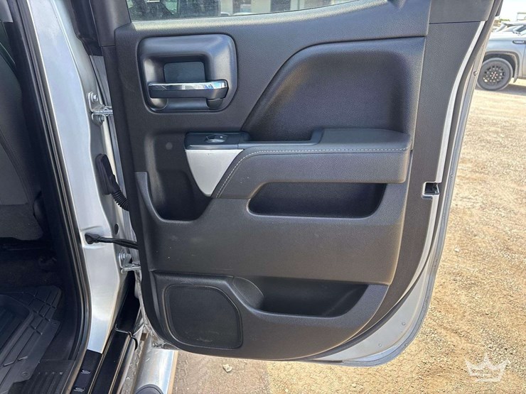 2017-chevrolet-silverado-1500-lt-image-19