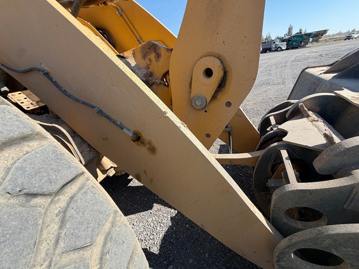 2015-caterpillar-950m-image-16