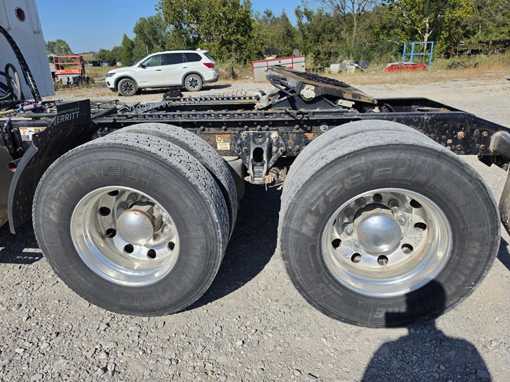 2018-kenworth-t800-image-119