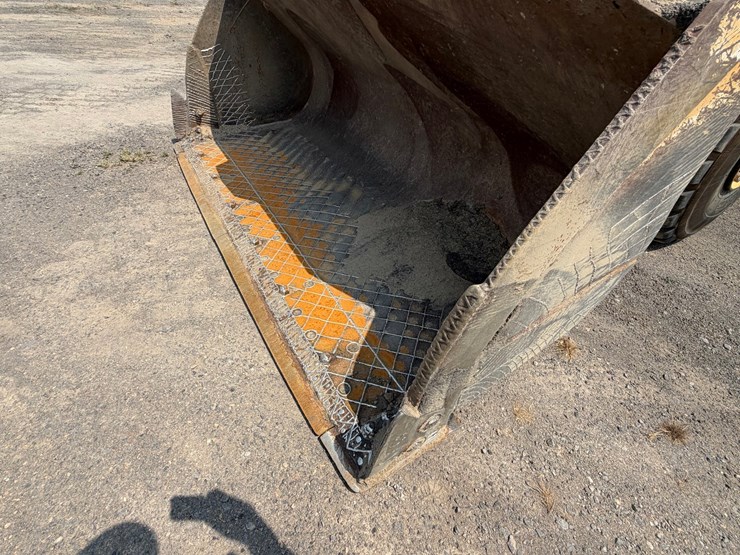 2019-deere-744k-image-13