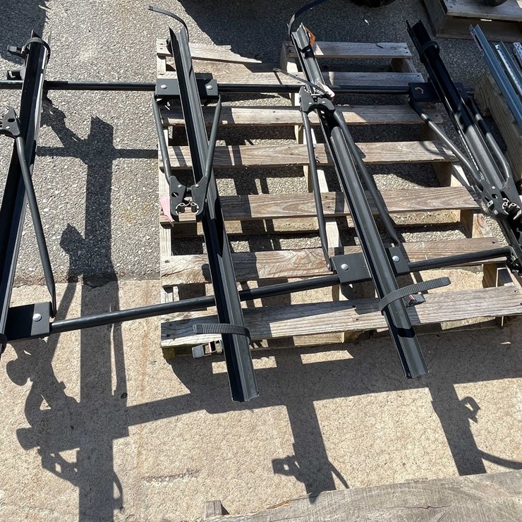 #4000 • Yakima 4 Place Bike Rack (O3)