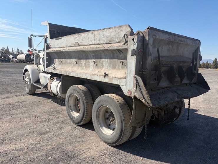 #2532-•-kenworth-w928-tandem-axle-dump-truck-image-5