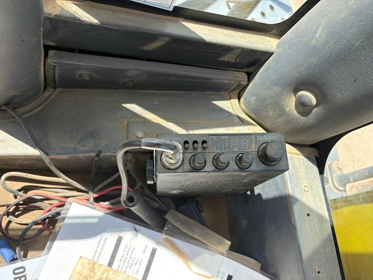 #3650-•-2011-komatsu-w380-6-wheel-loader-image-54