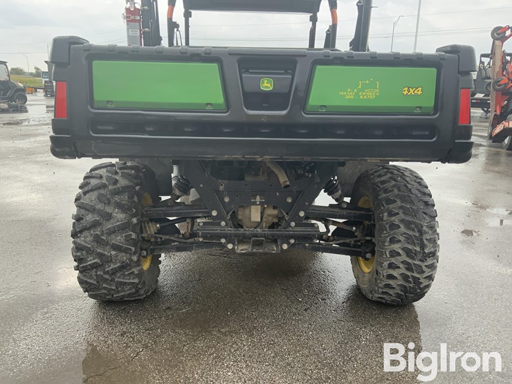 2022-john-deere-gator-image-14