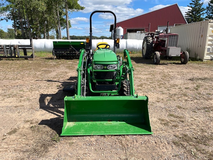 2025-john-deere-2025r-image-2