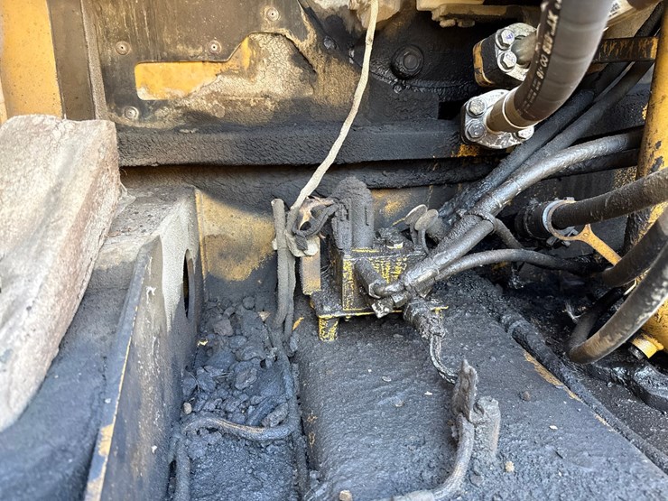 2012-caterpillar-c13-image-55