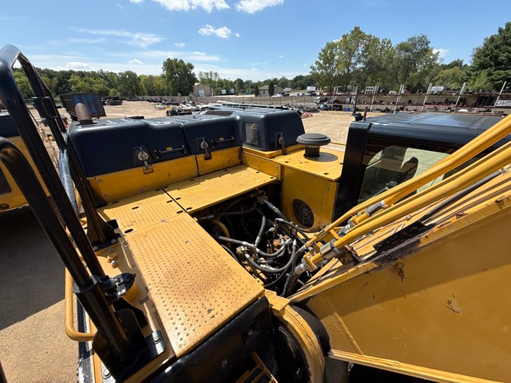 2012-caterpillar-c13-image-31