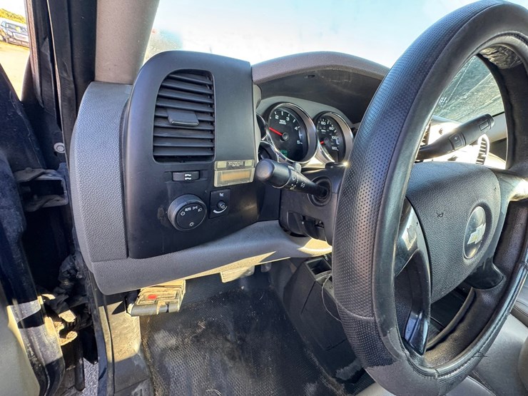 2008-chevrolet-3500hd-image-47
