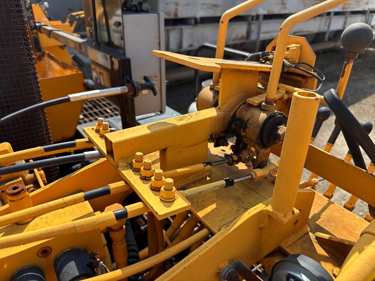 2009-leeboy-l8500t-image-18