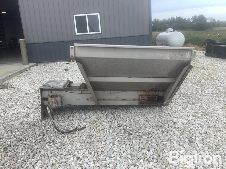 new-leader-l3220g-multapplier-fertilizer-box-image-4