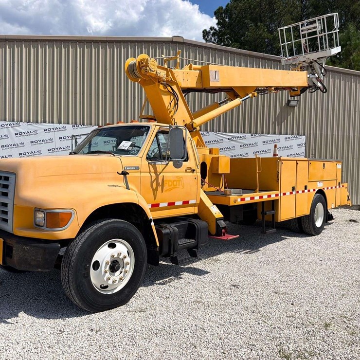 1997 FORD F800
