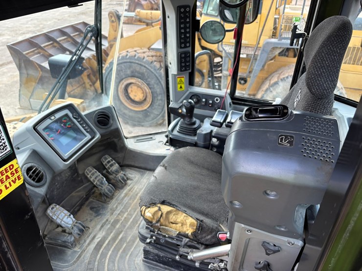2014-caterpillar-972k-image-71