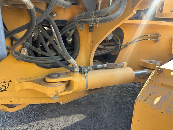 2013-deere-872gp-image-71