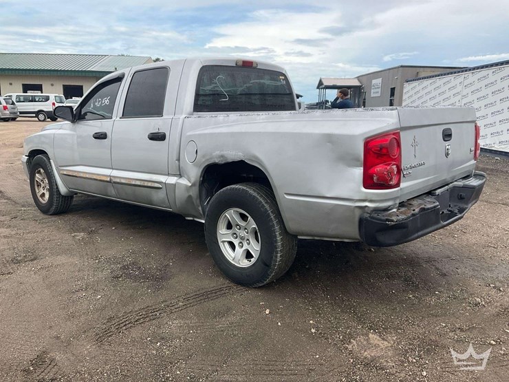 2005-dodge-dakota-image-4