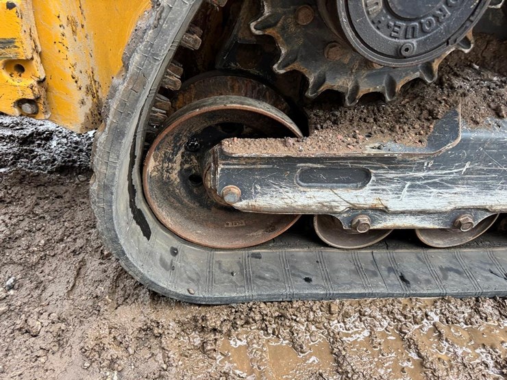 2019-deere-333g-image-19