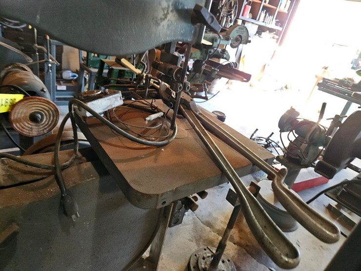 #8711-•-delta-band-saw-image-12