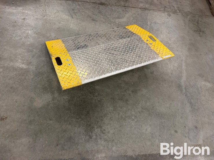 global-industries-forklift-ramp-image-7
