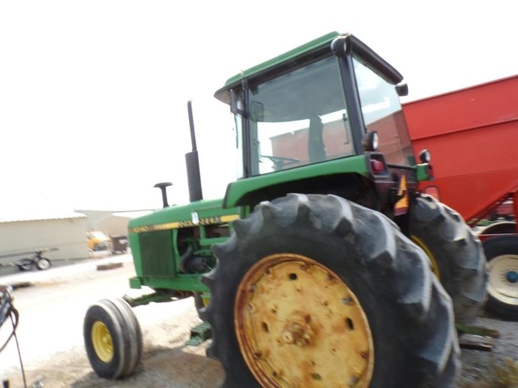 john-deere-4240-image-13