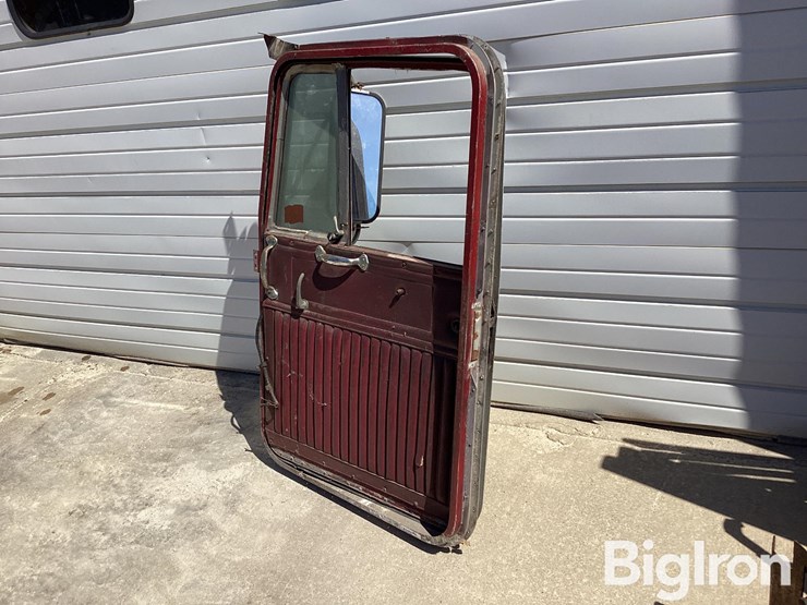 kenworth-pre-1972-top-handle-front-passenger-side-door-image-5