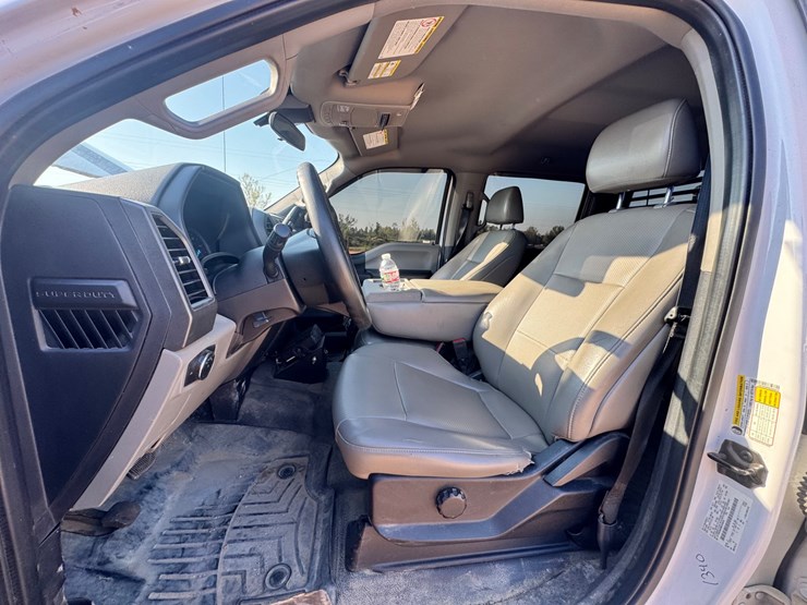 2021-ford-f250-xl-image-15