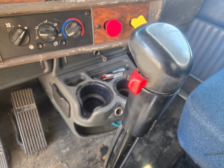 2001-kenworth-t800-image-53