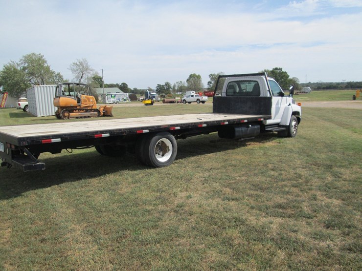 2005-gmc-topkick-c5500-image-3