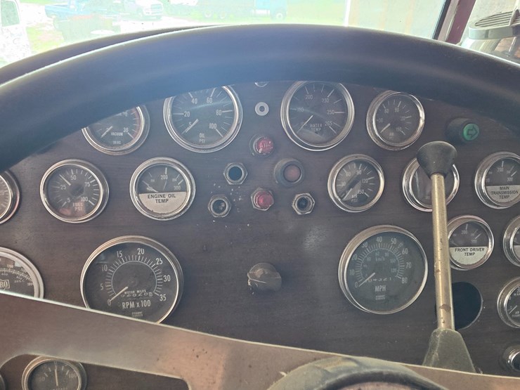 #25275-•-1980-peterbilt-359-day-cab-truck-image-32