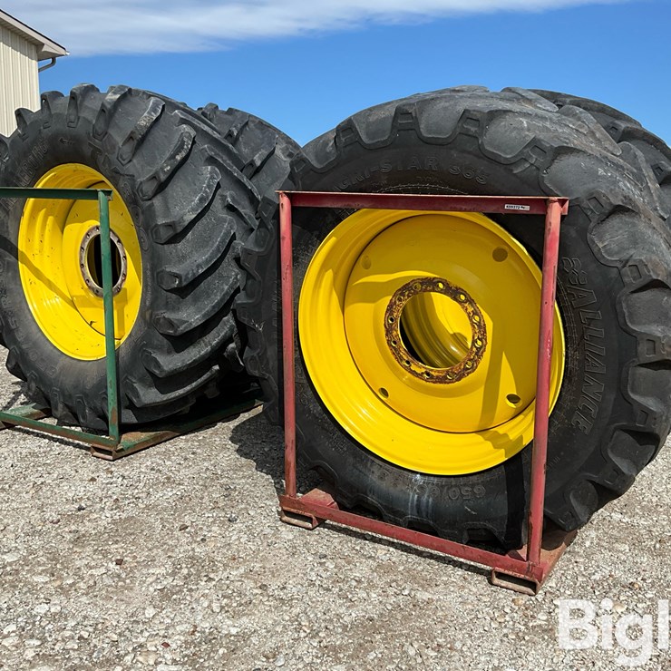 JOHN DEERE R4044