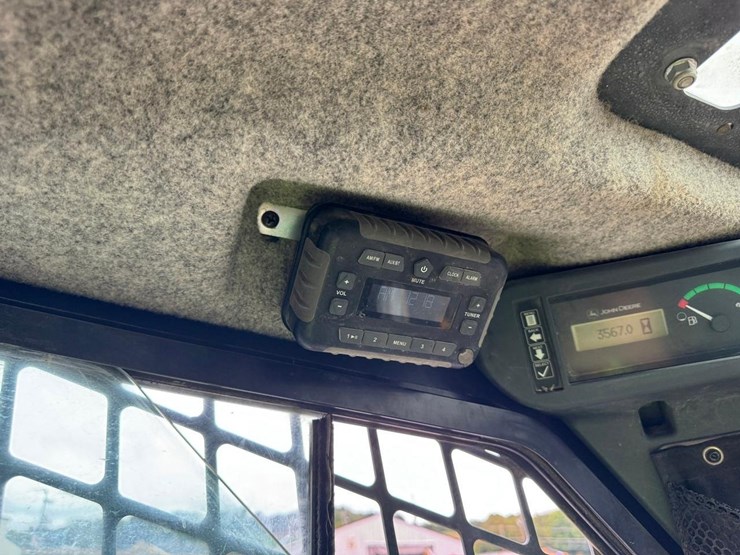 2019-deere-333g-image-25