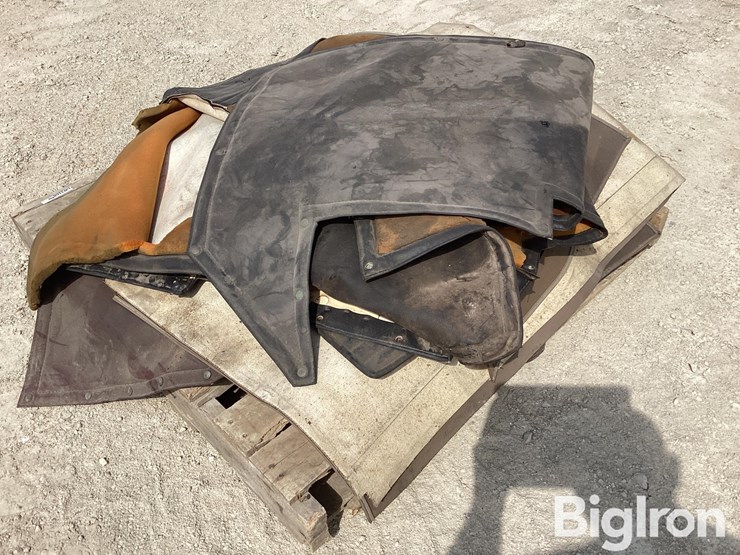kenworth-cabover-dog-house-cover-&-additional-upholstery-image-7