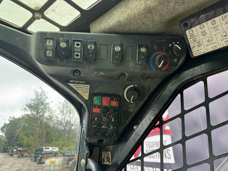 2019-deere-333g-image-26