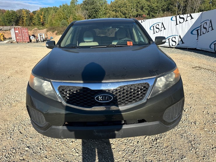 2011-kia-sorento-image-8