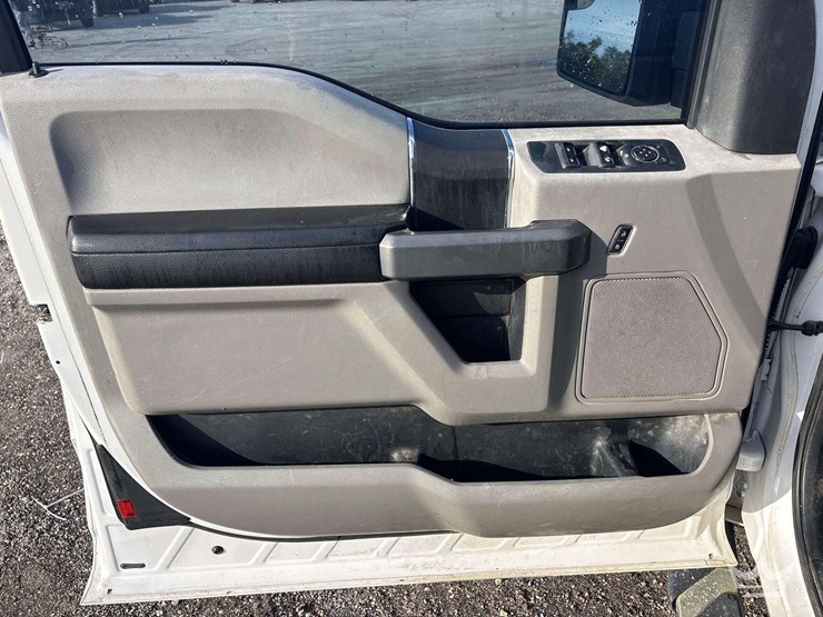 2015-ford-f150-image-11