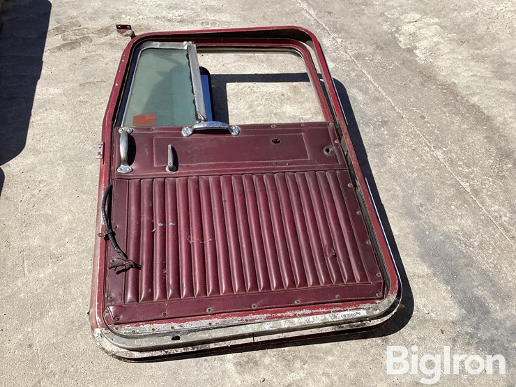 kenworth-pre-1972-top-handle-front-passenger-side-door-image-9