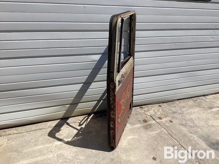 kenworth-driver-side-bottom-handle-latch-door-image-4