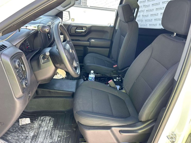 2022-chevrolet-silverado-1500-image-17