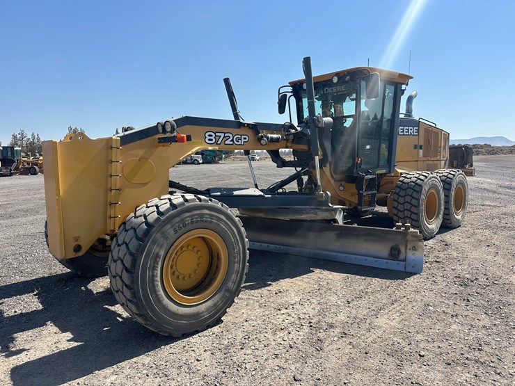2013-deere-872gp-image-1