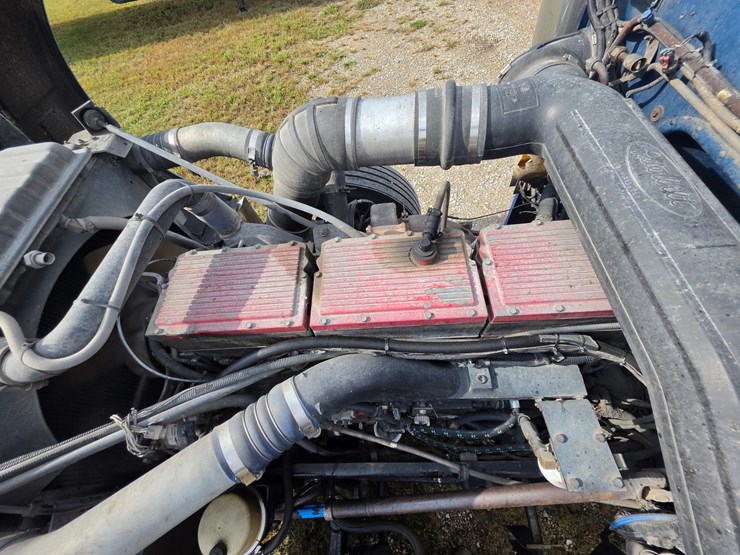 2006-peterbilt-379-image-30