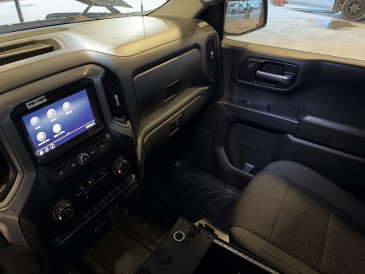 2021-chevrolet-silverado-1500-image-23