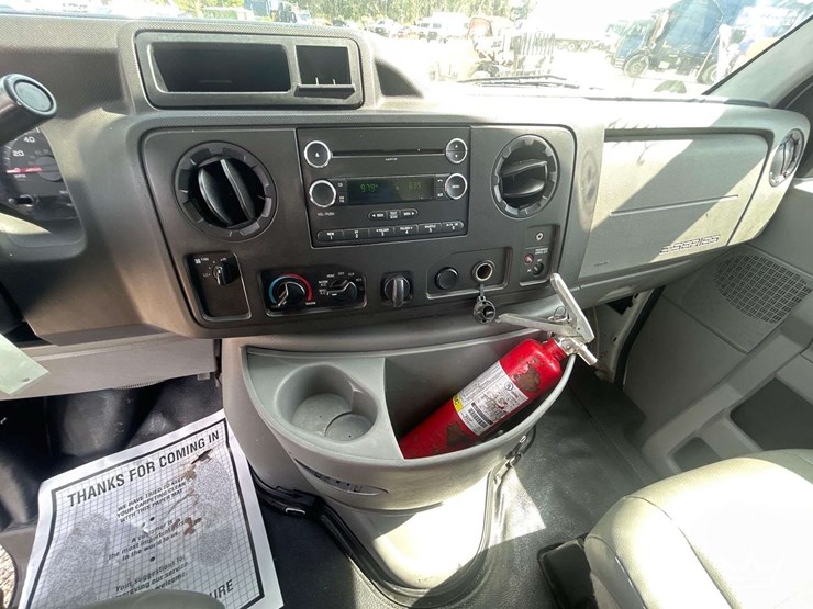 2019-ford-e350-image-22
